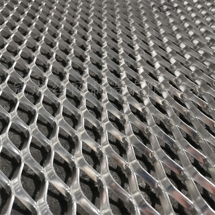 鋁板網(wǎng)拉伸網(wǎng)生產(chǎn)中的拉伸方向規(guī)劃 鋁板網(wǎng)拉伸網(wǎng)生產(chǎn)中的拉伸方向規(guī)劃