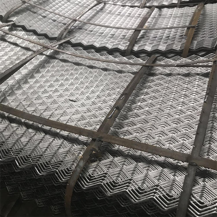 鋼架板安裝時(shí)的臨時(shí)固定方法 鋼架板安裝時(shí)的臨時(shí)固定方法