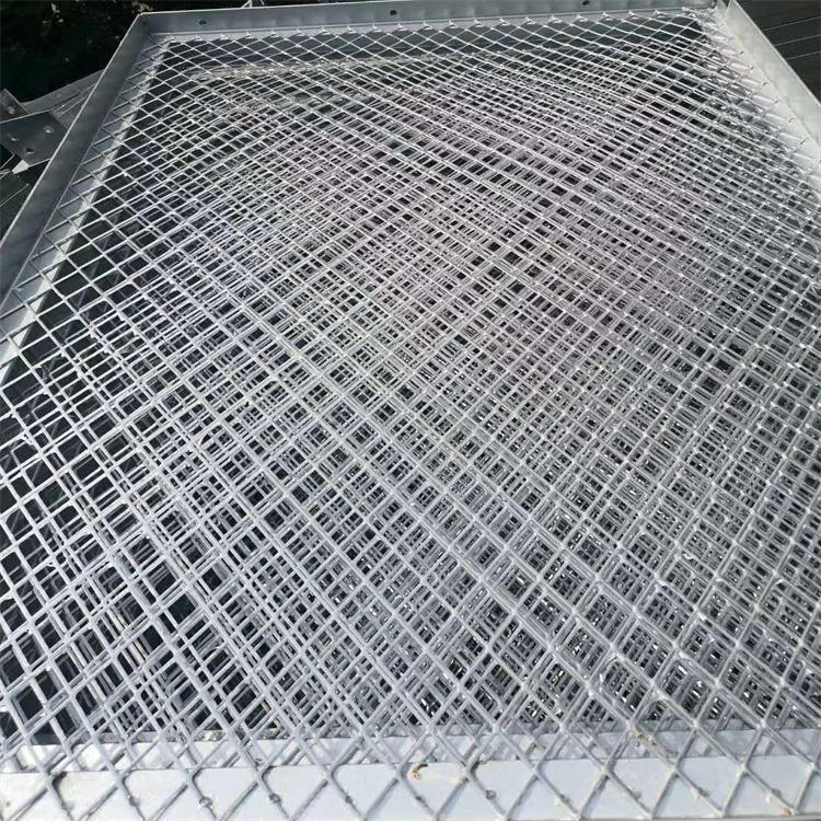 鋼板網(wǎng)安裝時的防松動措施 鋼板網(wǎng)安裝時的防松動措施